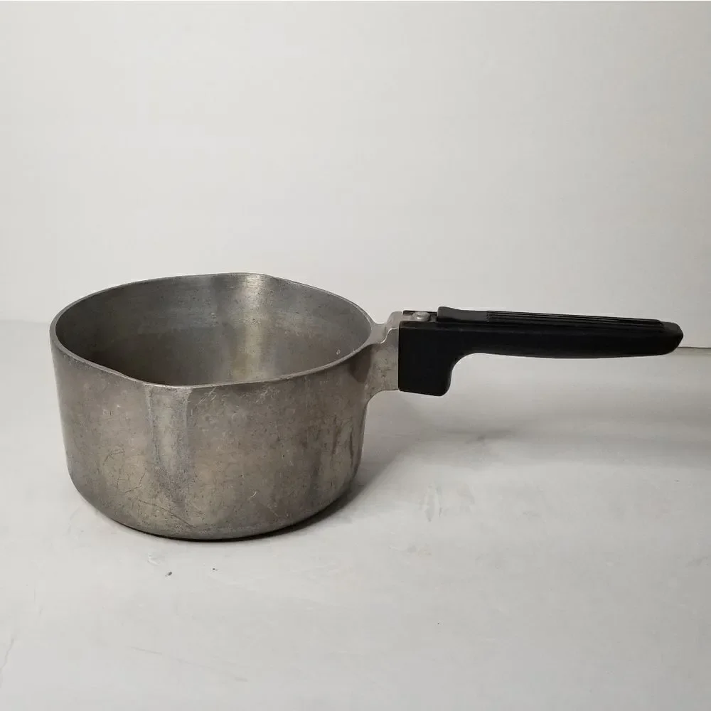 Magnalite 2 quart USA pot no lid vintage